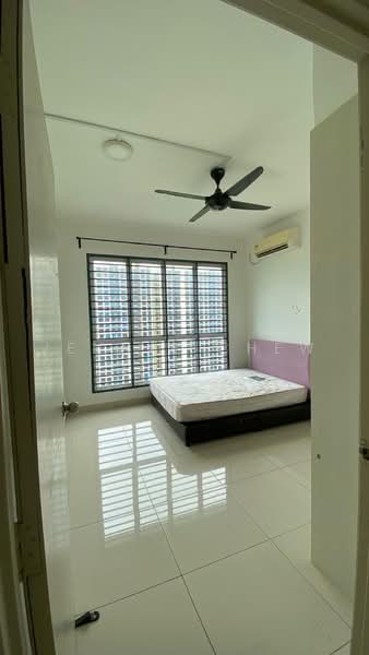 Pangsapuri untuk Dijual di Aliff Avenue (Dwi Alif) - Jennie Chew - Bedroom - PropertyGuru.com.my