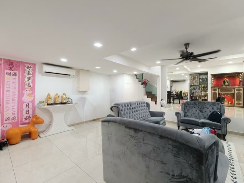 2.5-storey Terraced House for Sale in Seksyen 5 Wangsa Maju (Wangsa Maju) - Teck Wee - Living Room - PropertyGuru.com.my
