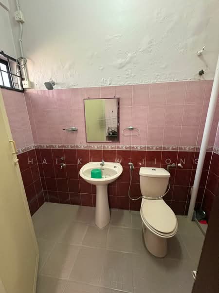 2-storey Terraced House for Sale in Alor Akar (Kuantan) - Chai Kiew Tiong - Bathroom - PropertyGuru.com.my