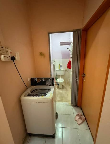 Pangsapuri untuk Dijual di Nipah Emas - Lenny Goon - Bathroom - PropertyGuru.com.my