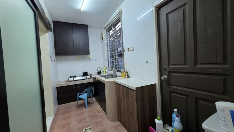 Rumah Teres 2-Tingkat untuk Dijual di Taman Mutiara Rini (Skudai) - Iden Tan - Kitchen - PropertyGuru.com.my
