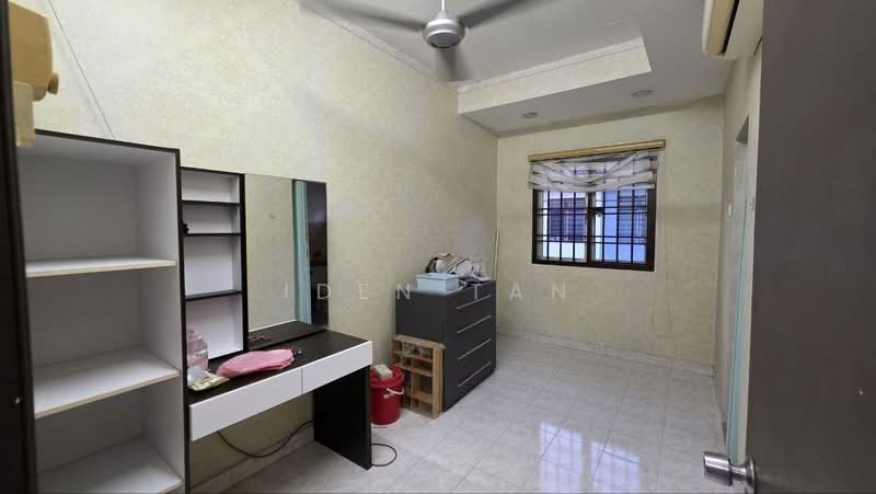 Rumah Teres 2-Tingkat untuk Dijual di Taman Mutiara Rini (Skudai) - Iden Tan - Bedroom - PropertyGuru.com.my