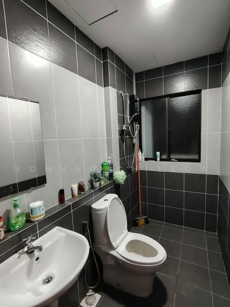 Servis Apartment untuk Dijual di V-Residensi 5 - Edmund CH Leow - Bathroom - PropertyGuru.com.my