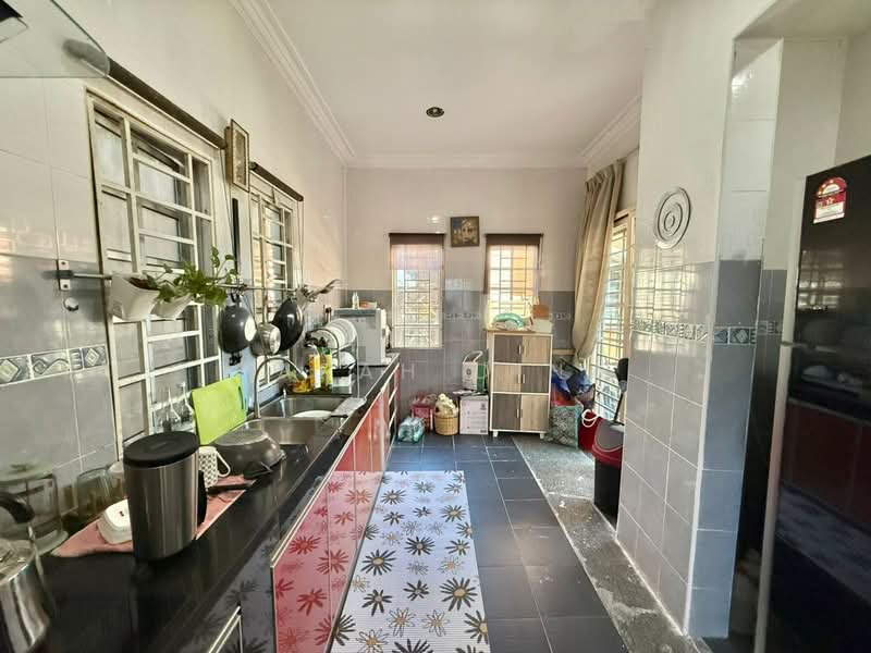 Rumah Berkembar untuk Dijual di Bukit Bandaraya (Shah Alam) - Farah Dina - Kitchen - PropertyGuru.com.my