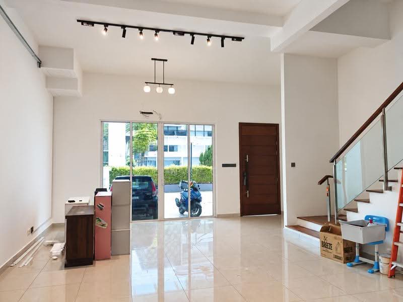 3-storey Terraced House for Sale in Sungai Ara (Penang) - Enoch Tiu - Living Room - PropertyGuru.com.my
