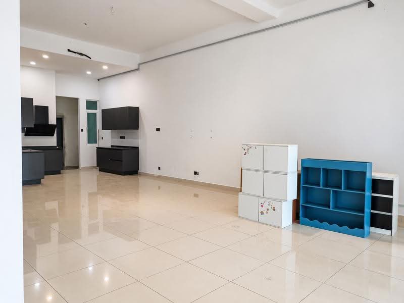 3-storey Terraced House for Sale in Sungai Ara (Penang) - Enoch Tiu - Kitchen - PropertyGuru.com.my