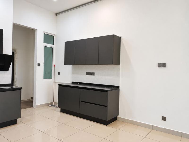 3-storey Terraced House for Sale in Sungai Ara (Penang) - Enoch Tiu - Kitchen - PropertyGuru.com.my