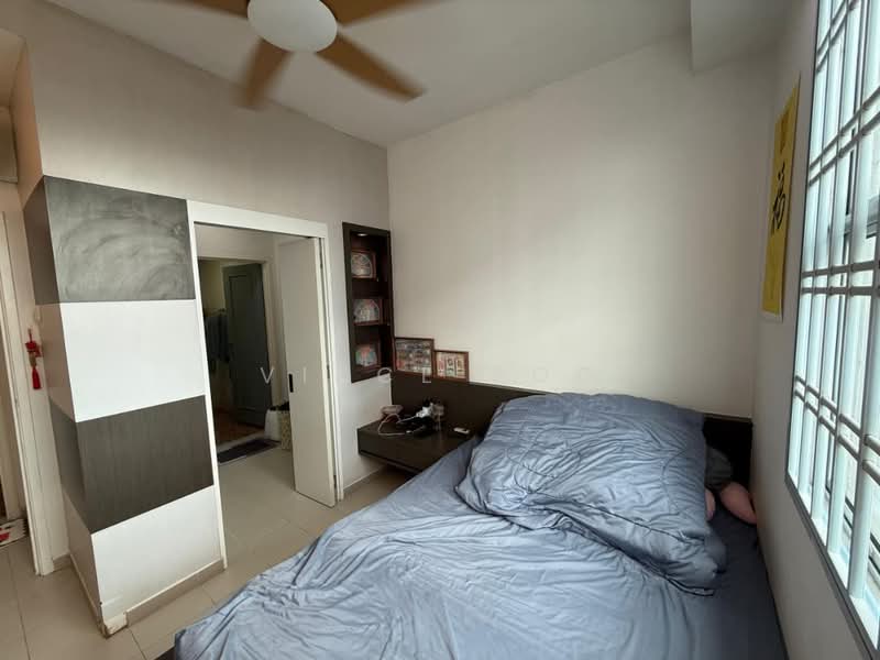Apartment for Sale at Lake View Suites - Vince Soo - Bedroom - PropertyGuru.com.my