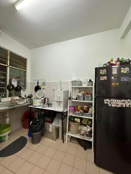 Pangsapuri untuk Dijual di Vista Seri Alam - Stefan Yu - Kitchen - PropertyGuru.com.my