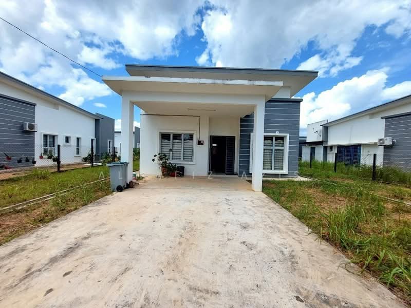 Bungalow House for Sale in Taman Sri Lambak (Kluang) - ALHAFIZ AZIS - Exterior - PropertyGuru.com.my