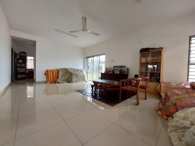 Bungalow House for Sale in Taman Sri Lambak (Kluang) - ALHAFIZ AZIS - Living Room - PropertyGuru.com.my