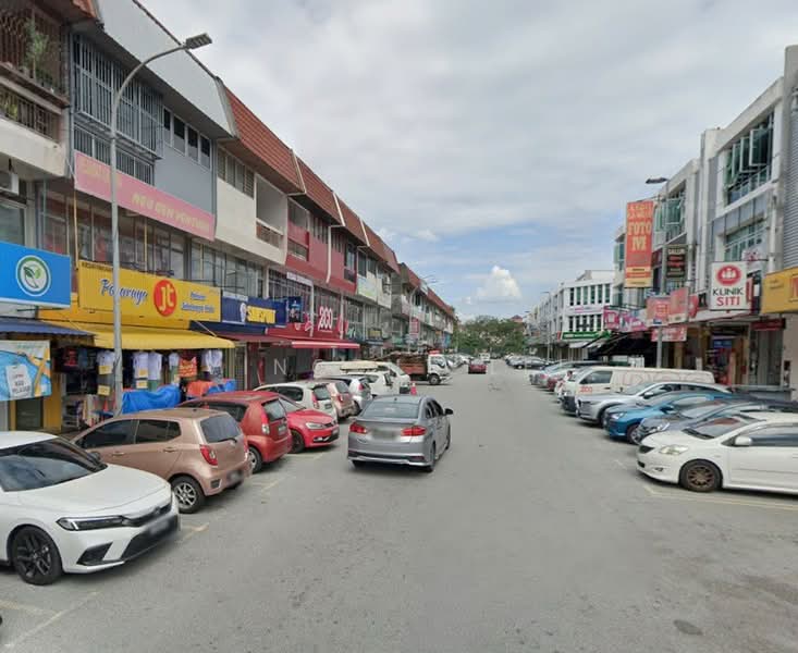Shop for Rent in Taman Sri Serdang (Seri Kembangan) - Vincent Lee - Exterior - PropertyGuru.com.my