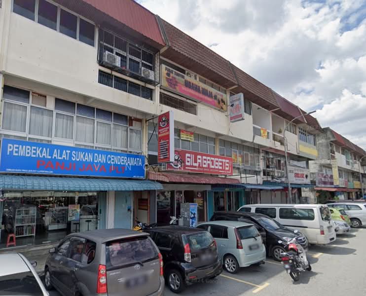 Shop for Rent in Taman Sri Serdang (Seri Kembangan) - Vincent Lee - Exterior - PropertyGuru.com.my