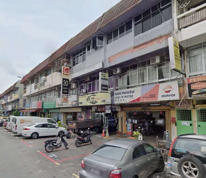 Shop for Rent in Taman Sri Serdang (Seri Kembangan) - Vincent Lee - Exterior - PropertyGuru.com.my