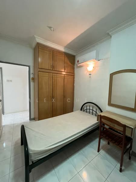 Condominium for Rent at Marina Bay Condominium - Alex Cheah - Bedroom - PropertyGuru.com.my