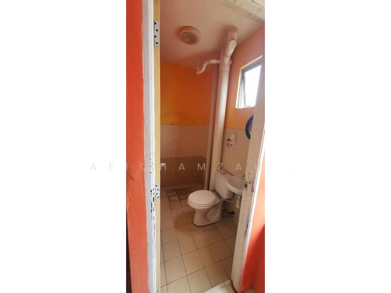 Pangsapuri untuk Disewa di Relau Vista Apartment - AfiqHamzah . - Bathroom - PropertyGuru.com.my