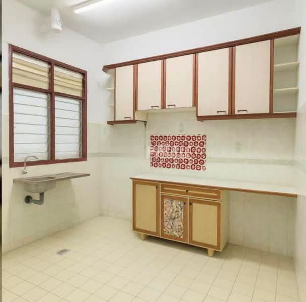 Pangsapuri untuk Dijual di Subang Perdana Goodyear Court 10 - Farah Aze - Kitchen - PropertyGuru.com.my