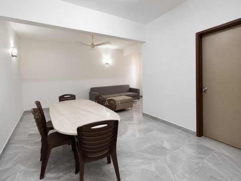 Pangsapuri untuk Dijual di Subang Perdana Goodyear Court 10 - Farah Aze - Living Room - PropertyGuru.com.my