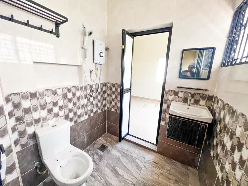 Semi-Detached House for Sale in Cheras (Selangor) - Masnizah Arifin - Bathroom - PropertyGuru.com.my