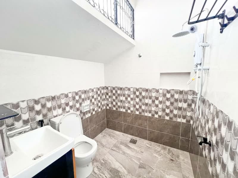 Semi-Detached House for Sale in Cheras (Selangor) - Masnizah Arifin - Bathroom - PropertyGuru.com.my