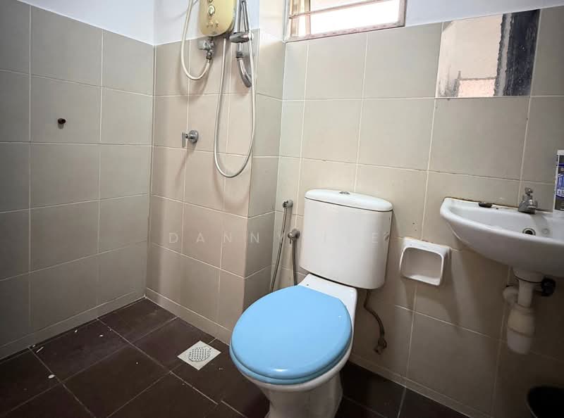 Rumah Teres 2 Tingkat untuk Dijual di Bandar Kinrara (Selangor) - Danny Lee - Bathroom - PropertyGuru.com.my