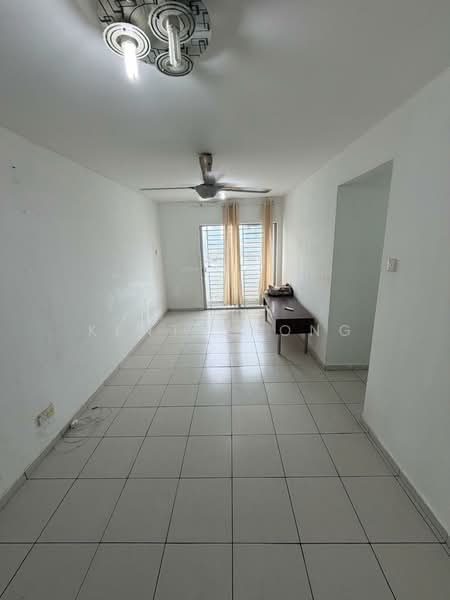 Pangsapuri untuk Dijual di Mandarina Court - Kent Chong - Living Room - PropertyGuru.com.my