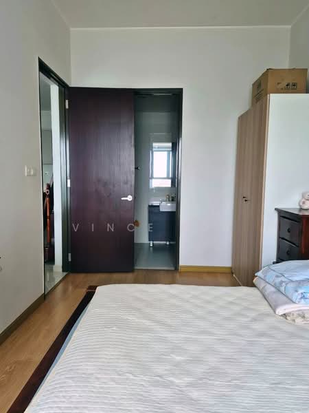 Condominium for Sale at Bay Laurel @ Country Garden Danga Bay - Vince Soo - Bedroom - PropertyGuru.com.my