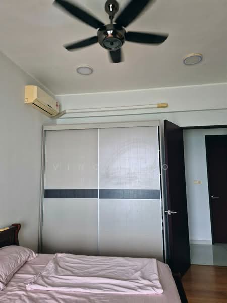 Condominium for Sale at Bay Laurel @ Country Garden Danga Bay - Vince Soo - Bedroom - PropertyGuru.com.my