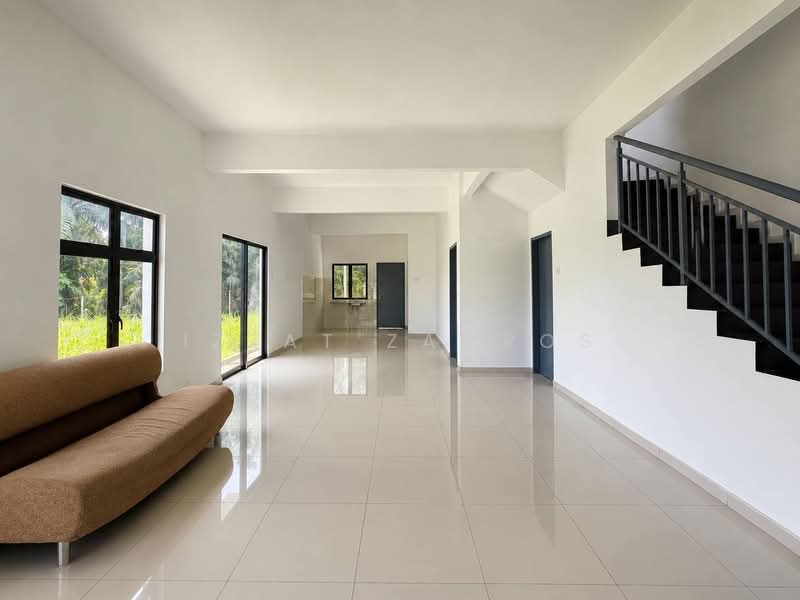 2-storey Terraced House for Sale in Kampung Batu 9 Kebun Baru (Telok Panglima Garang) - Izzat Zamros - PropertyGuru.com.my