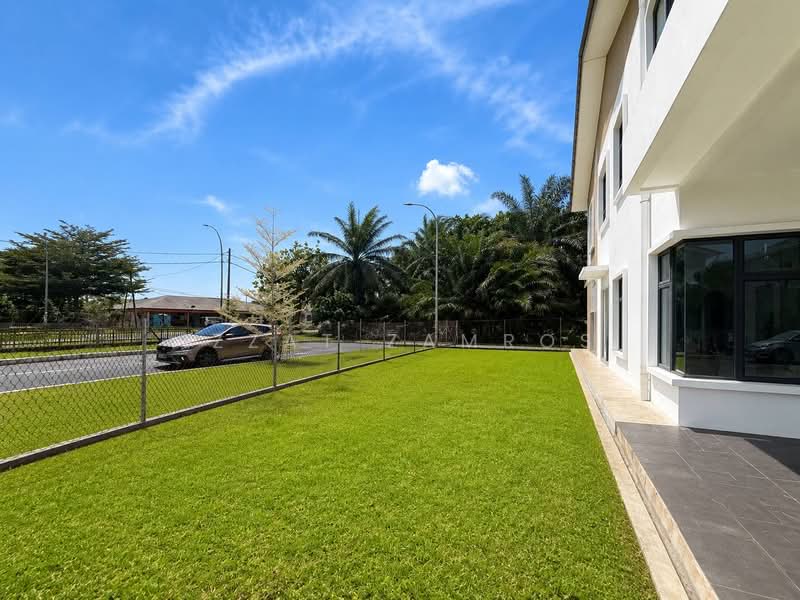 2-storey Terraced House for Sale in Kampung Batu 9 Kebun Baru (Telok Panglima Garang) - Izzat Zamros - PropertyGuru.com.my