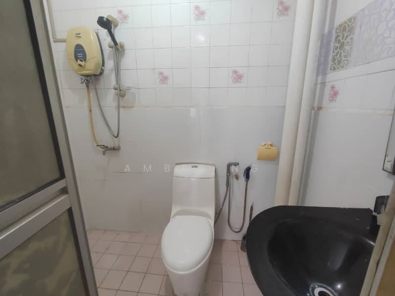 Condominium for Sale at Genting Court Condominium - Amber Ng - Bathroom - PropertyGuru.com.my