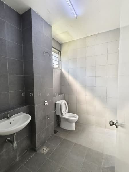 Rumah Teres 2 Tingkat untuk Disewa di Bandar Ainsdale (Seremban) - Rohani Daud - Bathroom - PropertyGuru.com.my