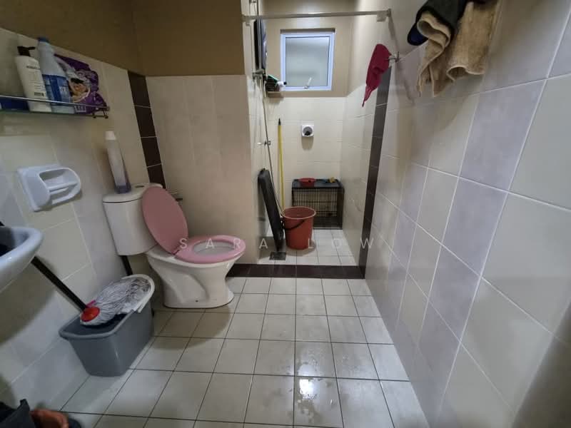 Servis Apartment untuk Dijual di Koi Kinrara - Sara Low - Bathroom - PropertyGuru.com.my
