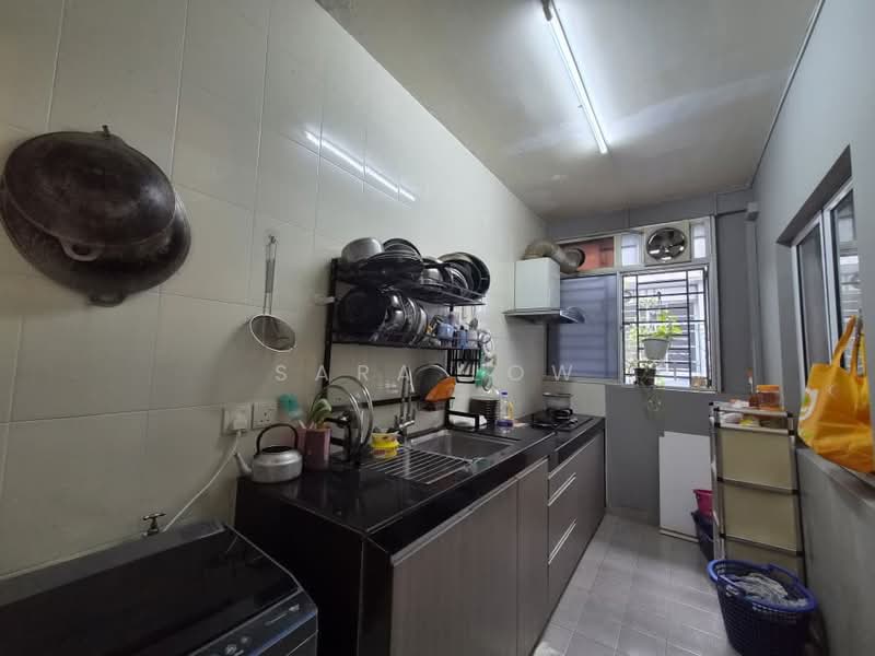 Servis Apartment untuk Dijual di Koi Kinrara - Sara Low - Kitchen - PropertyGuru.com.my