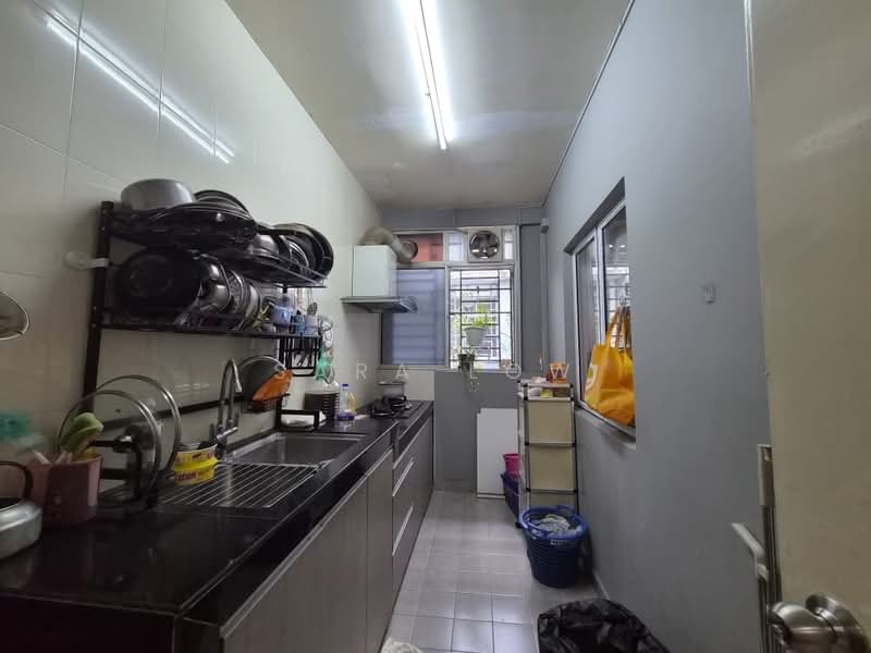 Servis Apartment untuk Dijual di Koi Kinrara - Sara Low - Kitchen - PropertyGuru.com.my
