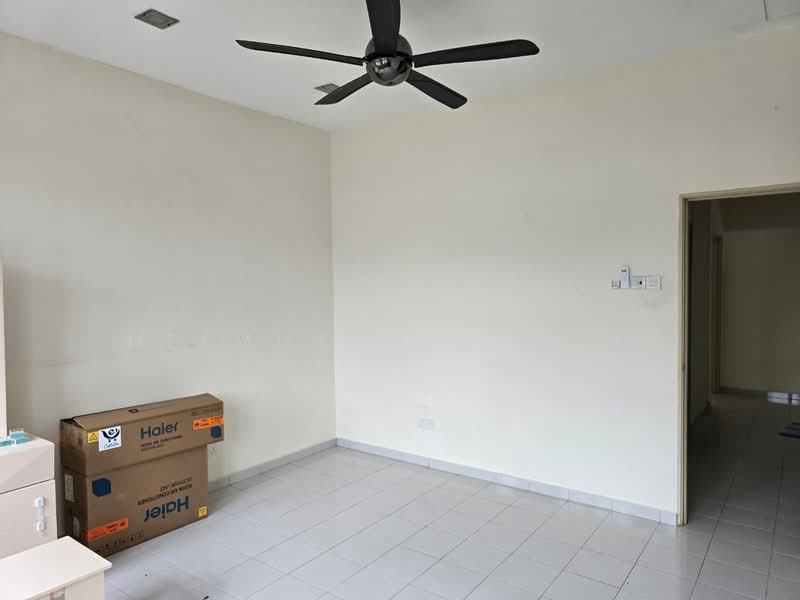 Rumah Teres 2 Tingkat untuk Disewa di Taman Alam Putra (Seri Kembangan) - Helmut Schleich - Interior - PropertyGuru.com.my