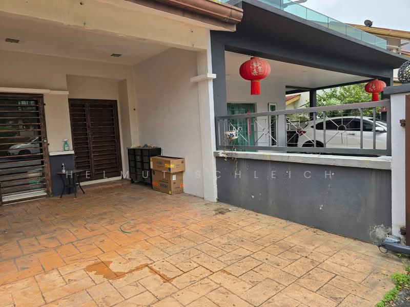 Rumah Teres 2 Tingkat untuk Disewa di Taman Alam Putra (Seri Kembangan) - Helmut Schleich - Exterior - PropertyGuru.com.my