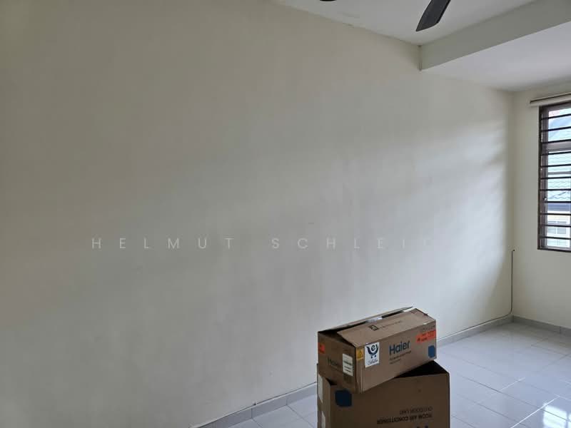 Rumah Teres 2 Tingkat untuk Disewa di Taman Alam Putra (Seri Kembangan) - Helmut Schleich - Interior - PropertyGuru.com.my