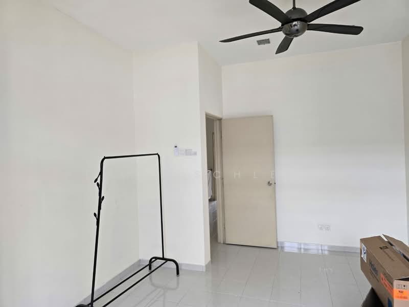 Rumah Teres 2 Tingkat untuk Disewa di Taman Alam Putra (Seri Kembangan) - Helmut Schleich - Interior - PropertyGuru.com.my