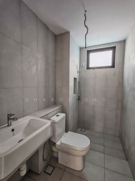 Rumah Berkembar untuk Dijual di Bandar Cassia (Batu Kawan) - Sharon Ong - Bathroom - PropertyGuru.com.my