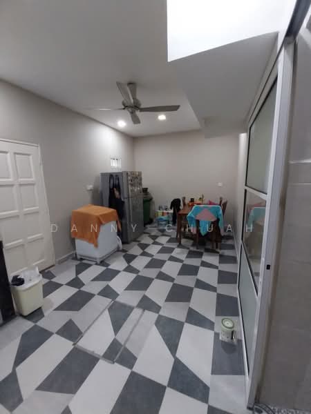 Rumah Teres 2 Tingkat untuk Dijual di TAMAN PUCHONG UTAMA (Puchong) - Danny Chuah - Kitchen - PropertyGuru.com.my