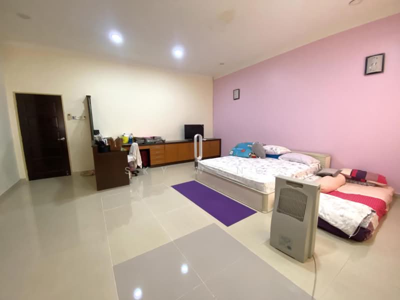 Semi-Detached House for Sale in Bandar Puteri Puchong (Puchong) - Sky Wong - Bedroom - PropertyGuru.com.my