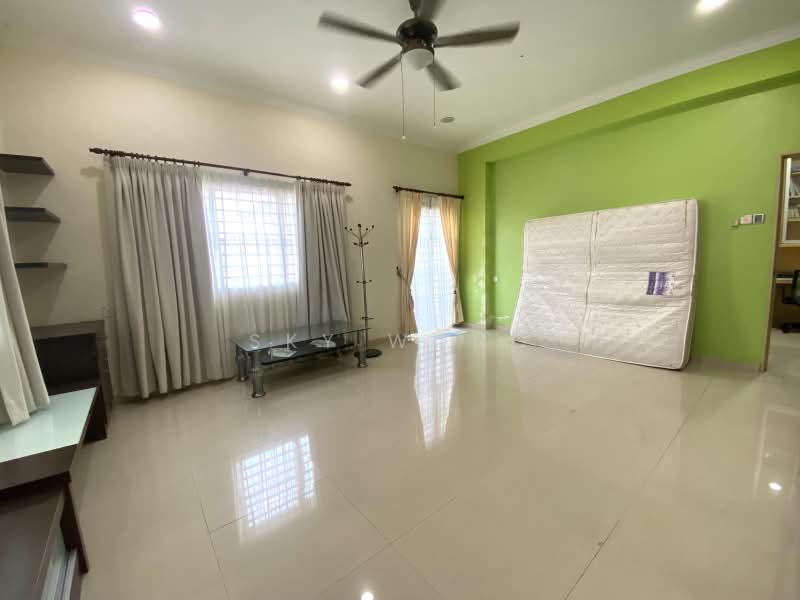 Semi-Detached House for Sale in Bandar Puteri Puchong (Puchong) - Sky Wong - Living Room - PropertyGuru.com.my