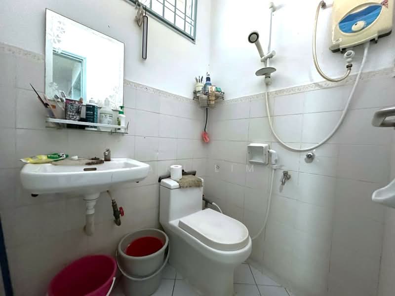 2-storey Terraced House for Sale in Permas Jaya (Johor Bahru) - Karl Lim - Bathroom - PropertyGuru.com.my