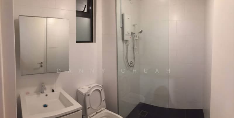 Servis Apartment untuk Dijual di SqWhere Service Apartments - Danny Chuah - Bathroom - PropertyGuru.com.my