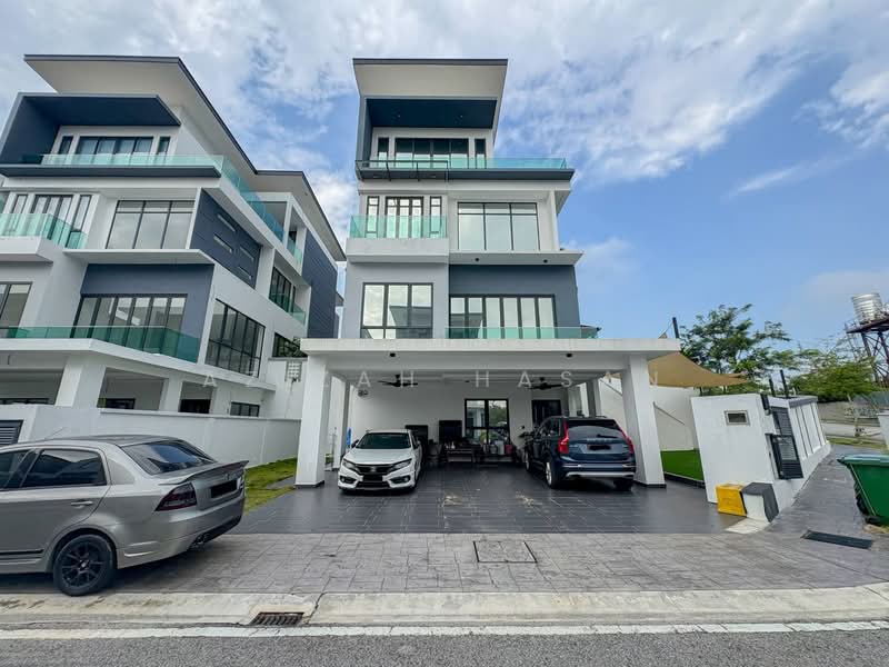 Bungalow for Sale in Shah Alam (Selangor) - Azizah Hasan - PropertyGuru.com.my