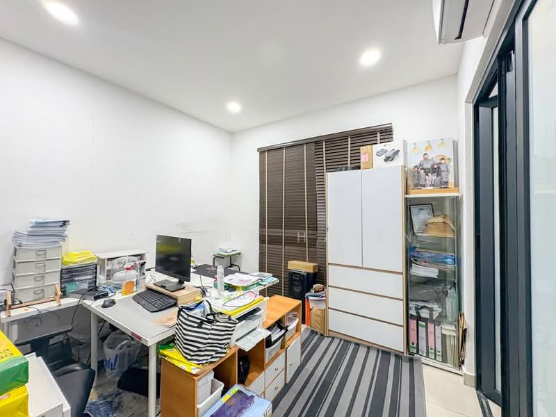 Bungalow for Sale in Shah Alam (Selangor) - Azizah Hasan - PropertyGuru.com.my