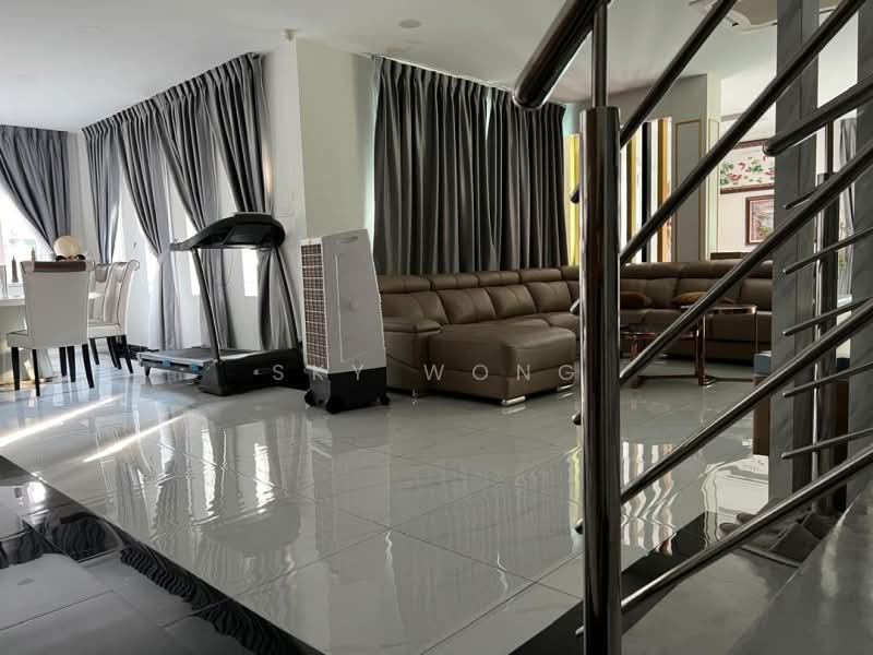 Rumah Teres untuk Dijual di Bandar Puteri Puchong (Puchong) - Sky Wong - Living Room - PropertyGuru.com.my