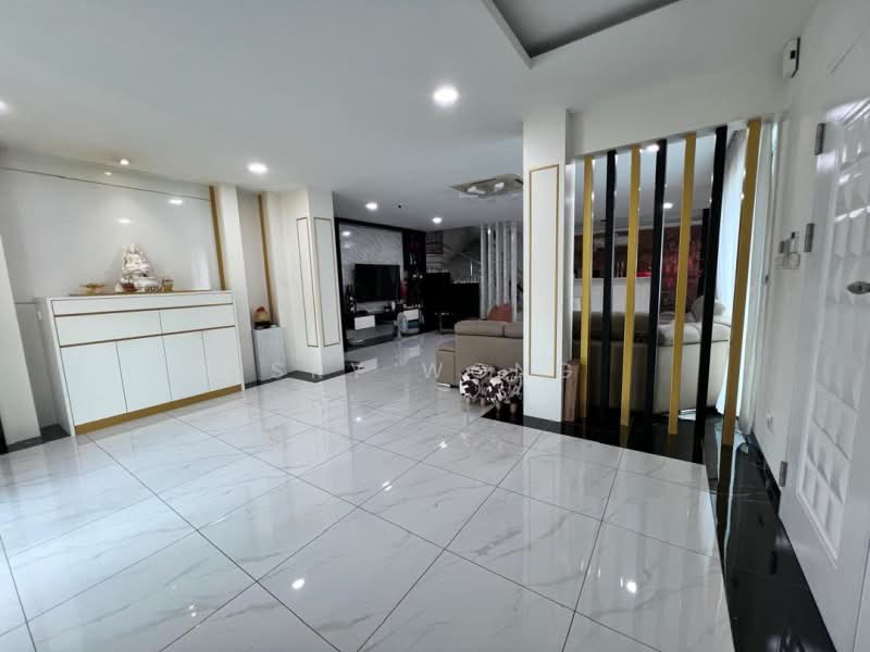 Rumah Teres untuk Dijual di Bandar Puteri Puchong (Puchong) - Sky Wong - Living Room - PropertyGuru.com.my