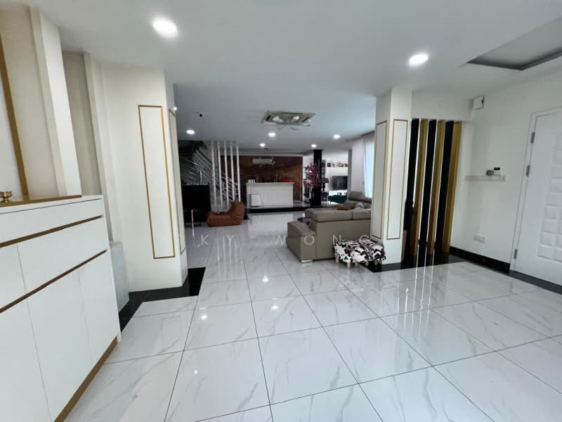 Rumah Teres untuk Dijual di Bandar Puteri Puchong (Puchong) - Sky Wong - Living Room - PropertyGuru.com.my